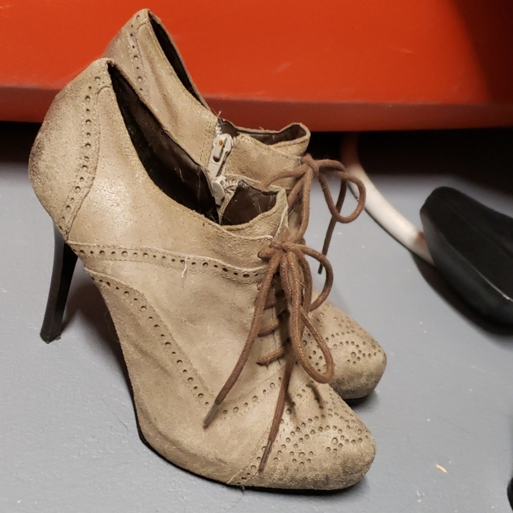 Fergie heeled bootie